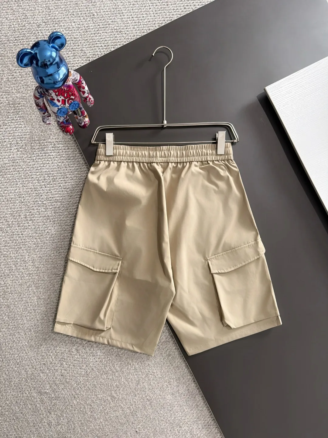 Next day shipment P160 Premium Burberry 2026 Spring/Summer New Arrival elastic band casual shorts, counter-customized fabrics Breathable, high comfort, impeccable details, brand element design concept, reflecting high quality. It feels delicate and soft! It presents a casual cut and the upper body shape is great! Sizes:S-3XL